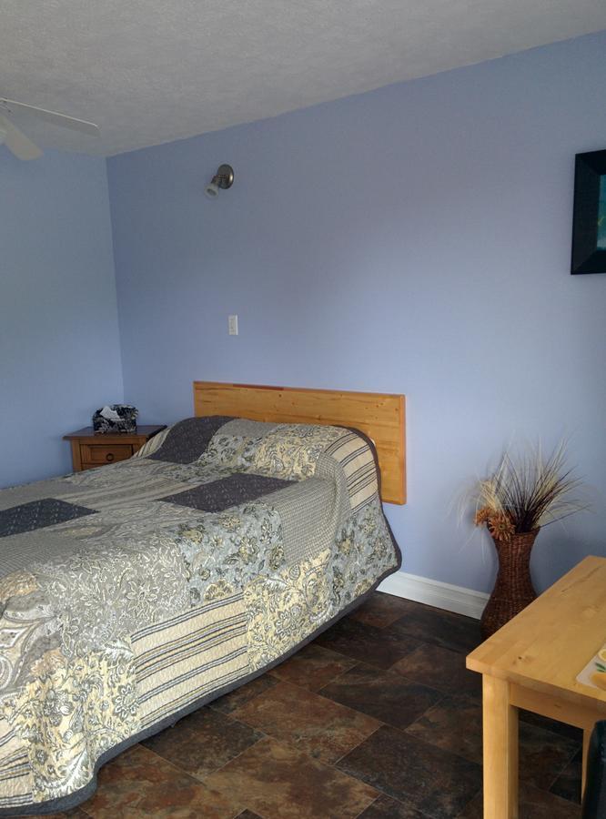 Motel Les Pins Гранби Екстериор снимка