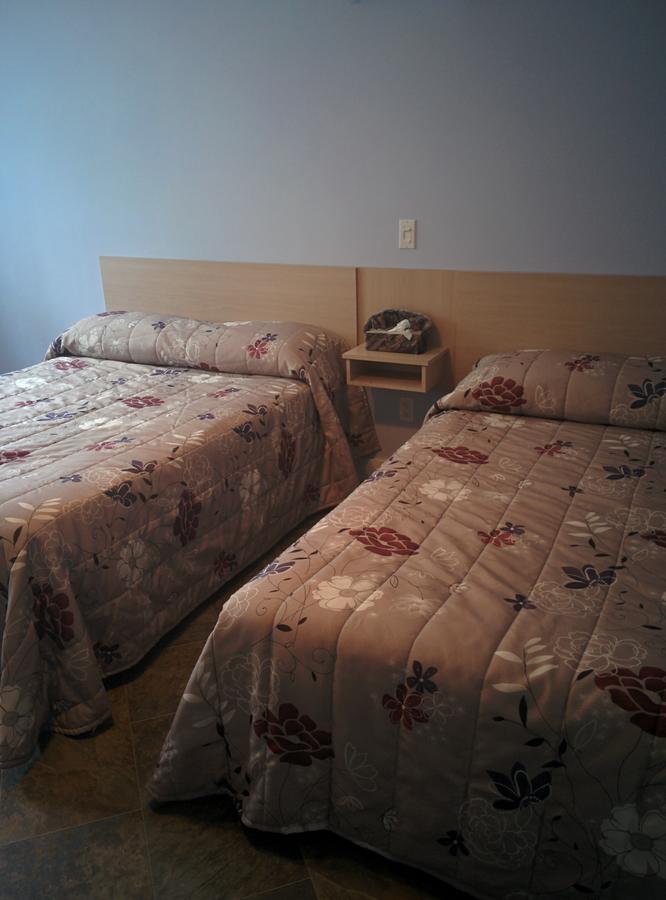 Motel Les Pins Гранби Екстериор снимка
